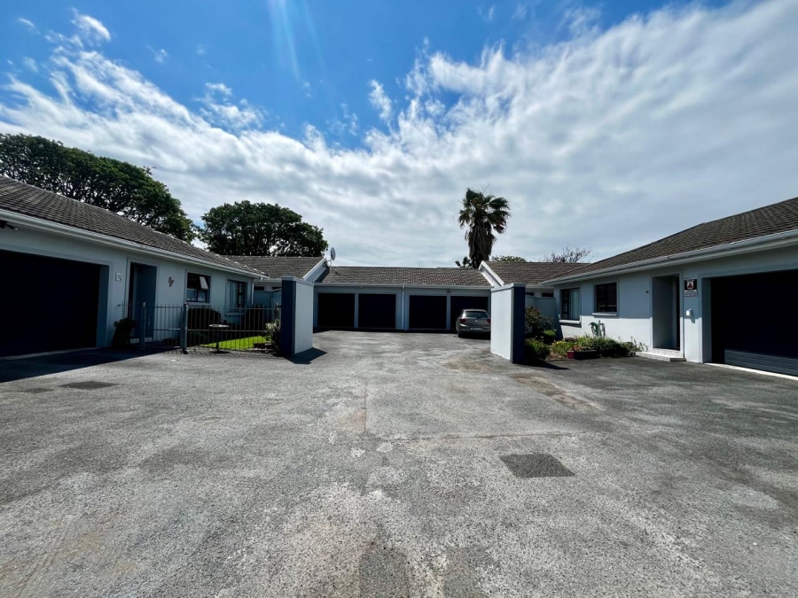 3 Bedroom Property for Sale in Vincent Eastern Cape